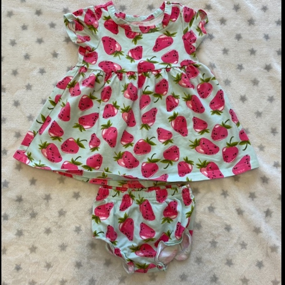 Cute Strawberry dress ! Size 9M